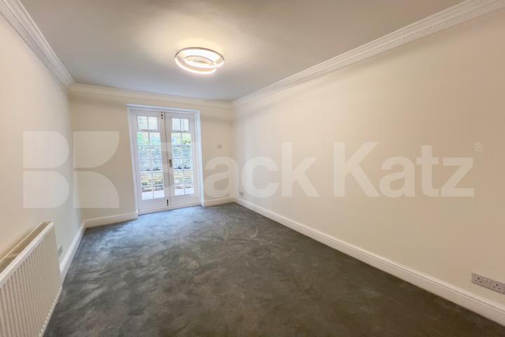 Stunning newly refurbished two bedroomed garden flat  Alderney Street, Pimlico / Victoria